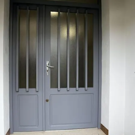Maison 15 Personnes Peripherie De Clermont-ferrand Romagnat