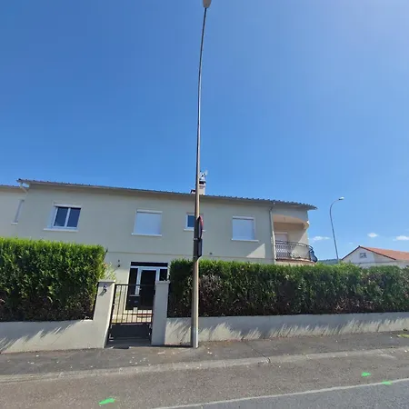 Holiday home Maison 15 Personnes Peripherie De Clermont-ferrand